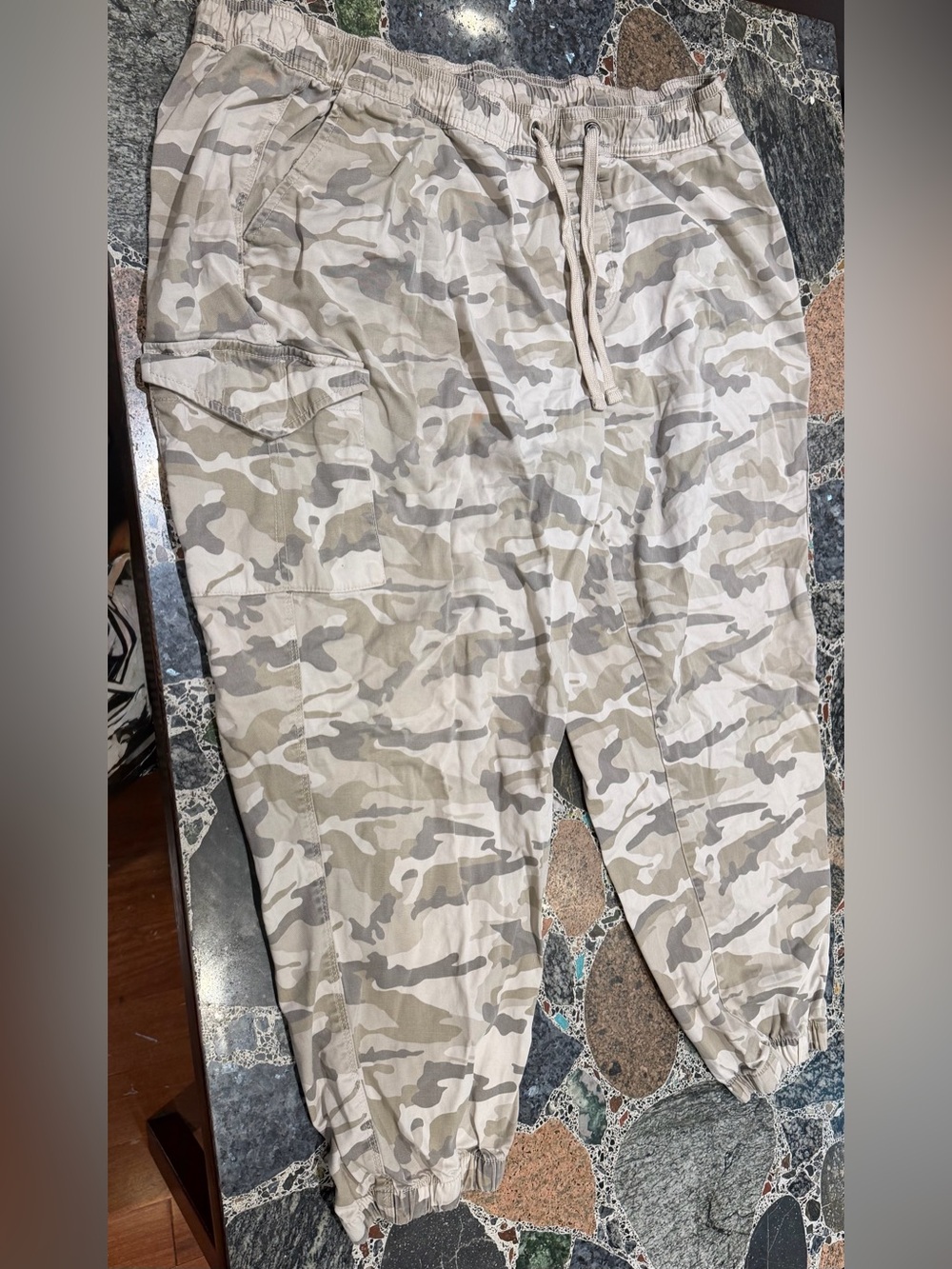 George Men's Beige & Gray Camo Cargo Joggers
